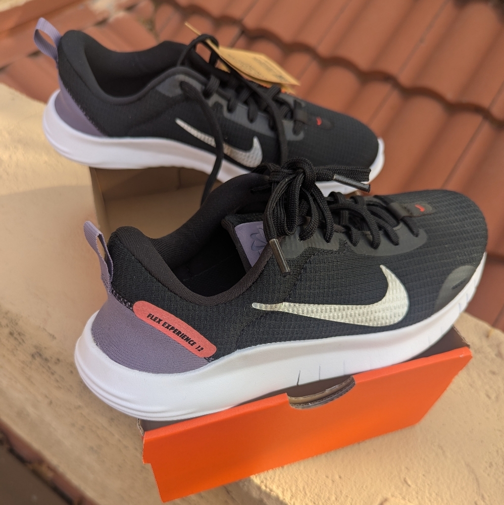 Black and White Nike Flex Experience Sneakers